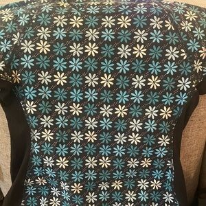 Cherokee scrub top